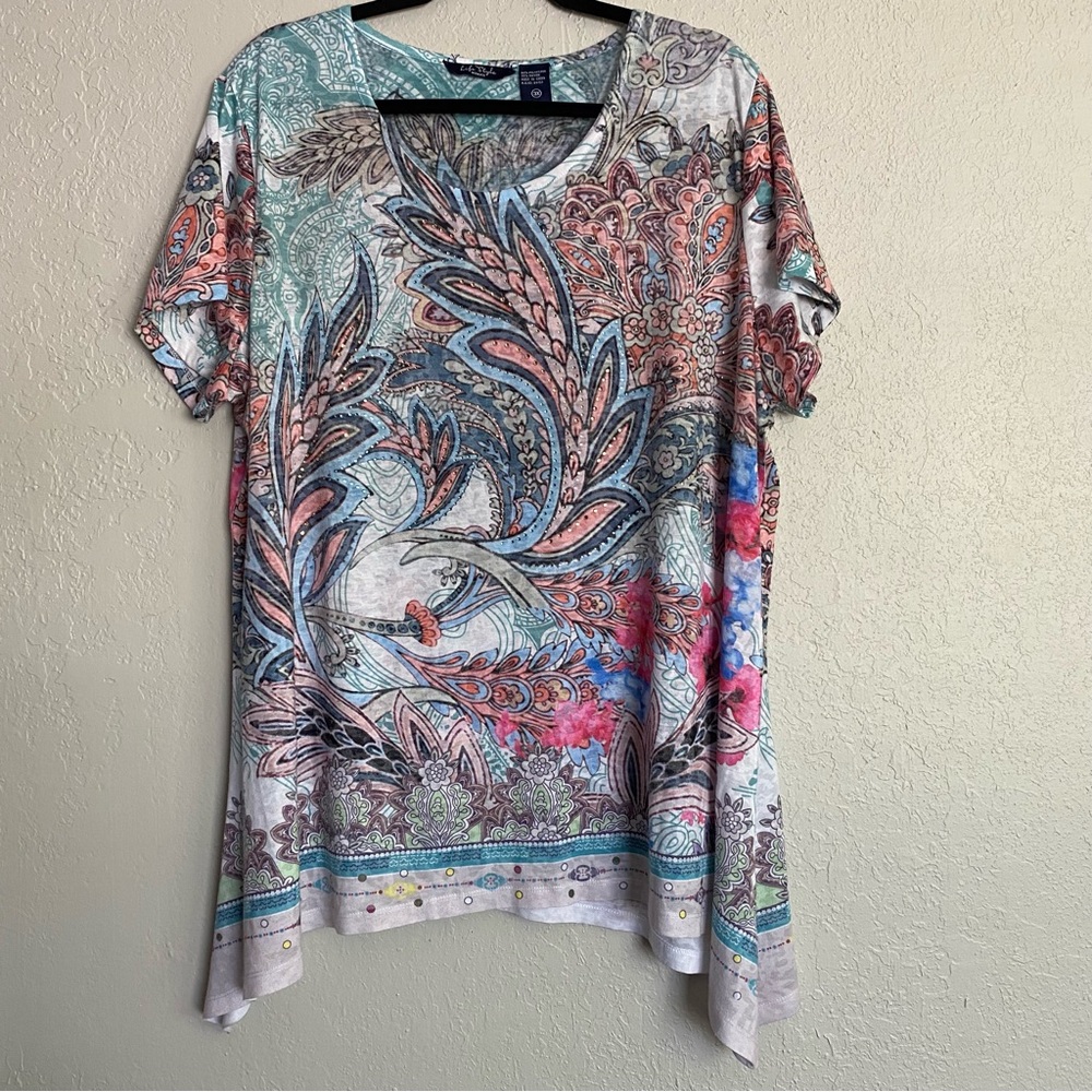 Life Style Boho Asymmetrical Bling Floral Plus Size Blouse Size 3X